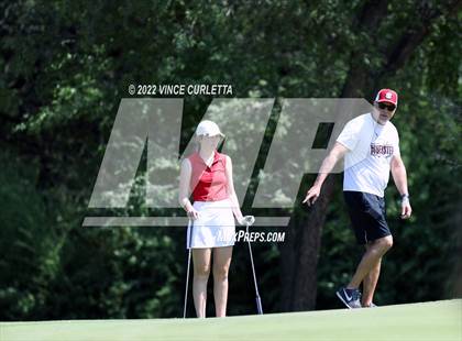 Thumbnail 3 in UIL 2A Golf State Championship photogallery.