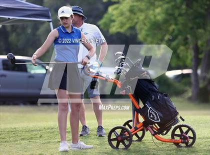 Thumbnail 3 in UIL 2A Golf State Championship photogallery.