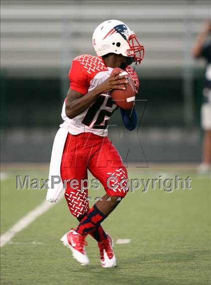 Thumbnail 2 in Miramar @ DeSoto (Texas vs. Florida Football Showcase) photogallery.