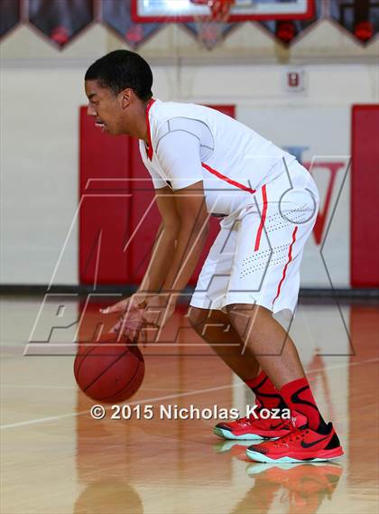 Thumbnail 2 in Chaminade vs. Harvard-Westlake photogallery.