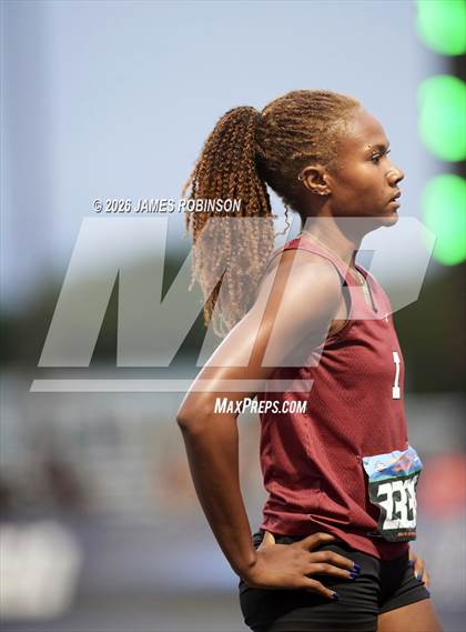 Thumbnail 1 in FHSAA Class 3A Final (200m) photogallery.