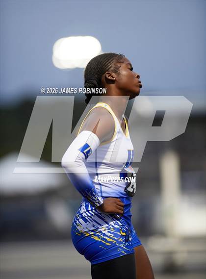 Thumbnail 1 in FHSAA Class 3A Final (200m) photogallery.