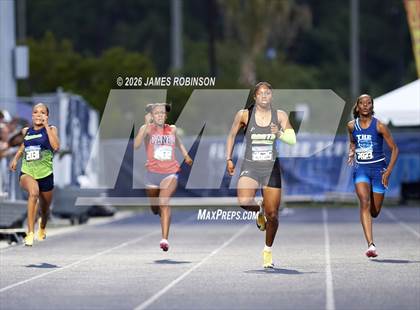 Thumbnail 2 in FHSAA Class 3A Final (200m) photogallery.