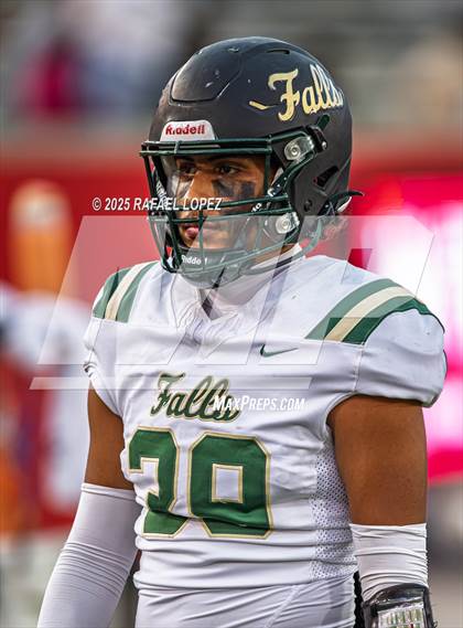 Thumbnail 1 in North Shore vs. Cypress Falls (UIL 6A D1 Football Regional) photogallery.