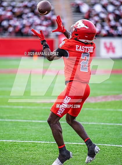 Thumbnail 1 in North Shore vs. Cypress Falls (UIL 6A D1 Football Regional) photogallery.