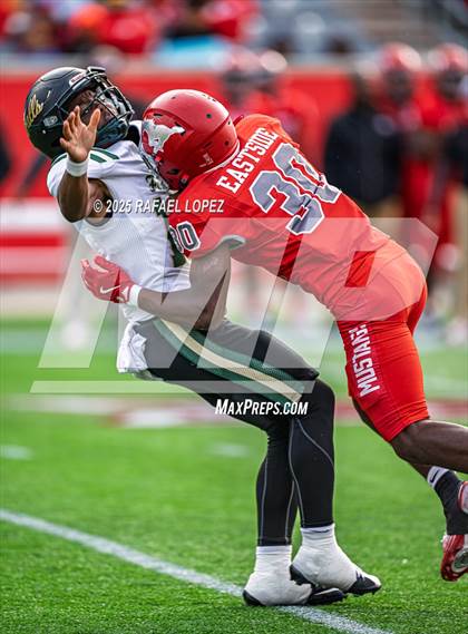 Thumbnail 2 in North Shore vs. Cypress Falls (UIL 6A D1 Football Regional) photogallery.