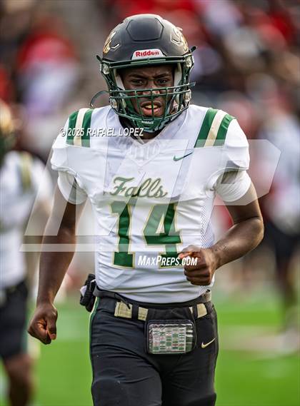 Thumbnail 3 in North Shore vs. Cypress Falls (UIL 6A D1 Football Regional) photogallery.