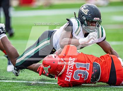 Thumbnail 3 in North Shore vs. Cypress Falls (UIL 6A D1 Football Regional) photogallery.