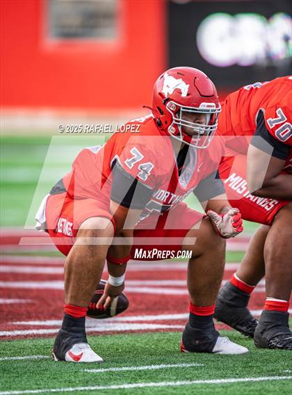 Thumbnail 3 in North Shore vs. Cypress Falls (UIL 6A D1 Football Regional) photogallery.