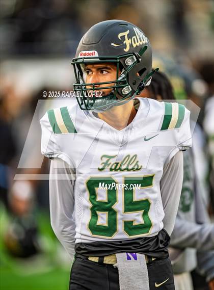 Thumbnail 3 in North Shore vs. Cypress Falls (UIL 6A D1 Football Regional) photogallery.