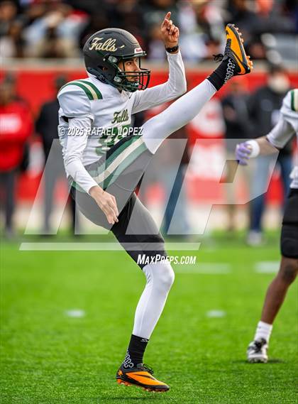 Thumbnail 3 in North Shore vs. Cypress Falls (UIL 6A D1 Football Regional) photogallery.