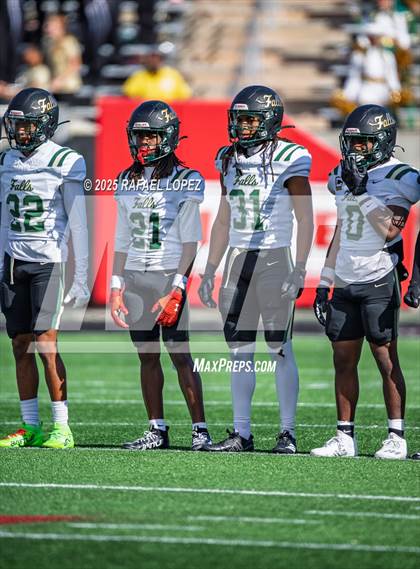 Thumbnail 1 in North Shore vs. Cypress Falls (UIL 6A D1 Football Regional) photogallery.