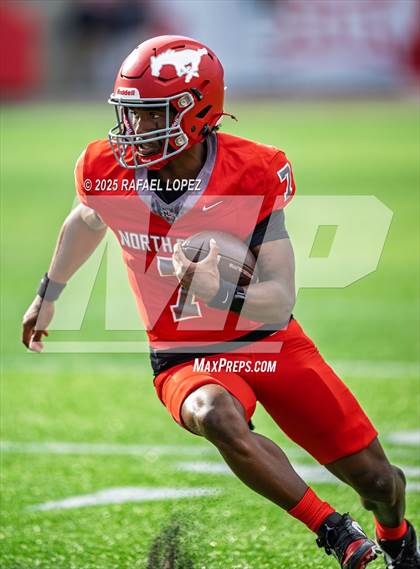 Thumbnail 2 in North Shore vs. Cypress Falls (UIL 6A D1 Football Regional) photogallery.