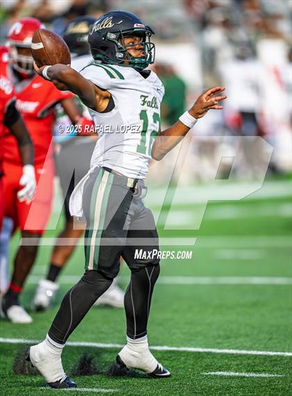 Thumbnail 3 in North Shore vs. Cypress Falls (UIL 6A D1 Football Regional) photogallery.