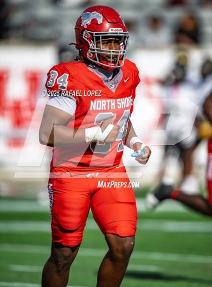 Thumbnail 3 in North Shore vs. Cypress Falls (UIL 6A D1 Football Regional) photogallery.