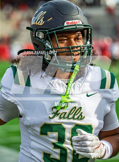 Thumbnail 2 in North Shore vs. Cypress Falls (UIL 6A D1 Football Regional) photogallery.