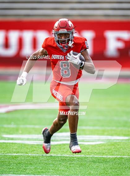 Thumbnail 3 in North Shore vs. Cypress Falls (UIL 6A D1 Football Regional) photogallery.