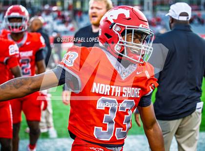 Thumbnail 3 in North Shore vs. Cypress Falls (UIL 6A D1 Football Regional) photogallery.