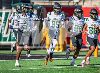 Thumbnail 1 in North Shore vs. Cypress Falls (UIL 6A D1 Football Regional) photogallery.