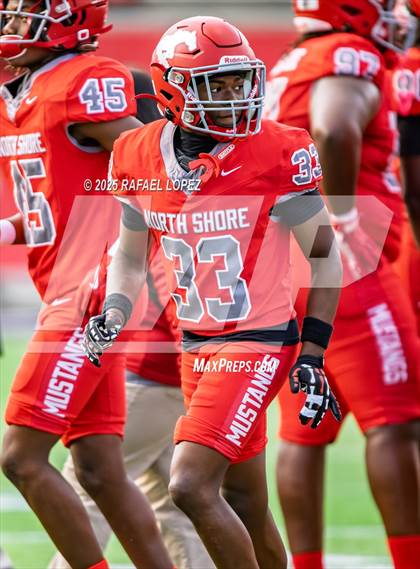 Thumbnail 2 in North Shore vs. Cypress Falls (UIL 6A D1 Football Regional) photogallery.