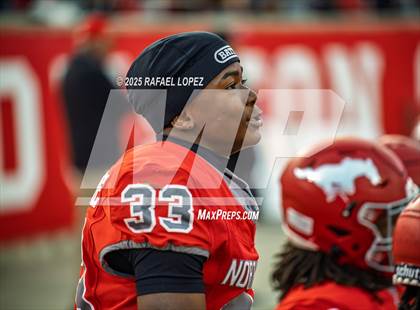 Thumbnail 3 in North Shore vs. Cypress Falls (UIL 6A D1 Football Regional) photogallery.