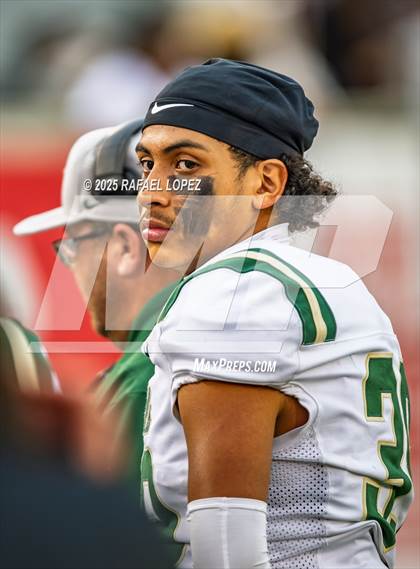 Thumbnail 3 in North Shore vs. Cypress Falls (UIL 6A D1 Football Regional) photogallery.