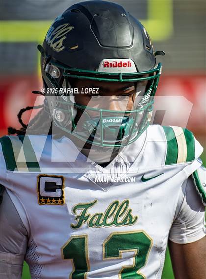 Thumbnail 3 in North Shore vs. Cypress Falls (UIL 6A D1 Football Regional) photogallery.