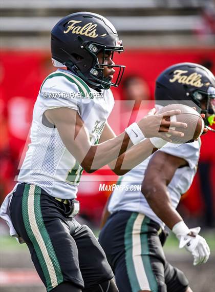 Thumbnail 1 in North Shore vs. Cypress Falls (UIL 6A D1 Football Regional) photogallery.