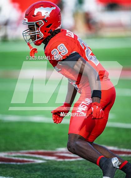 Thumbnail 2 in North Shore vs. Cypress Falls (UIL 6A D1 Football Regional) photogallery.