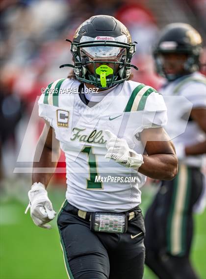 Thumbnail 1 in North Shore vs. Cypress Falls (UIL 6A D1 Football Regional) photogallery.