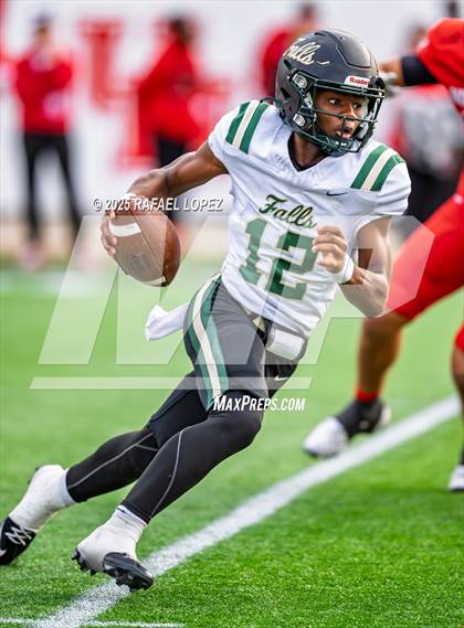 Thumbnail 3 in North Shore vs. Cypress Falls (UIL 6A D1 Football Regional) photogallery.