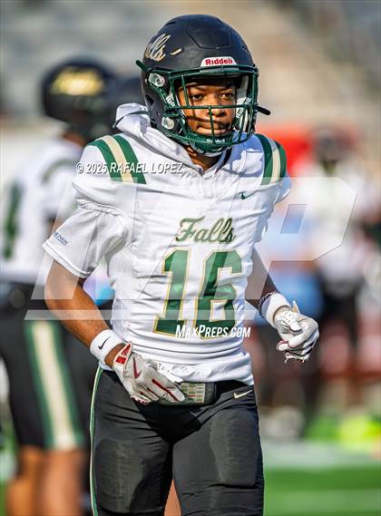 Thumbnail 1 in North Shore vs. Cypress Falls (UIL 6A D1 Football Regional) photogallery.