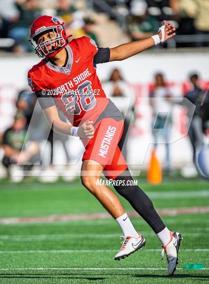 Thumbnail 3 in North Shore vs. Cypress Falls (UIL 6A D1 Football Regional) photogallery.