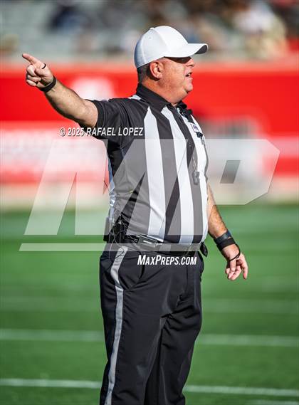 Thumbnail 1 in North Shore vs. Cypress Falls (UIL 6A D1 Football Regional) photogallery.