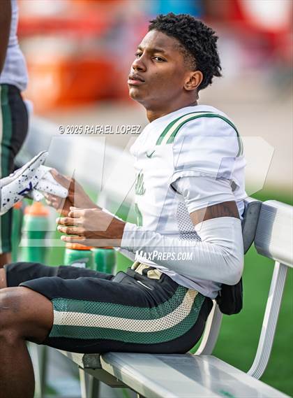 Thumbnail 3 in North Shore vs. Cypress Falls (UIL 6A D1 Football Regional) photogallery.