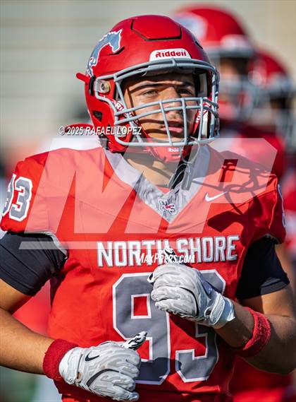 Thumbnail 2 in North Shore vs. Cypress Falls (UIL 6A D1 Football Regional) photogallery.