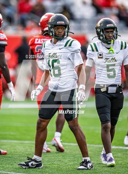 Thumbnail 2 in North Shore vs. Cypress Falls (UIL 6A D1 Football Regional) photogallery.