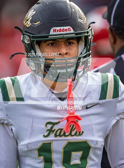 Thumbnail 3 in North Shore vs. Cypress Falls (UIL 6A D1 Football Regional) photogallery.