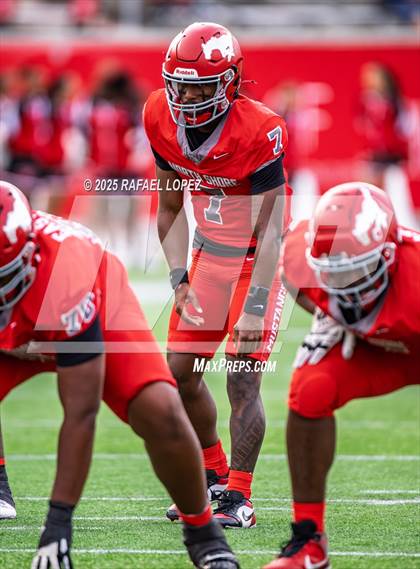 Thumbnail 1 in North Shore vs. Cypress Falls (UIL 6A D1 Football Regional) photogallery.