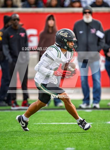 Thumbnail 1 in North Shore vs. Cypress Falls (UIL 6A D1 Football Regional) photogallery.