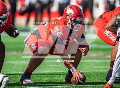 Thumbnail 2 in North Shore vs. Cypress Falls (UIL 6A D1 Football Regional) photogallery.