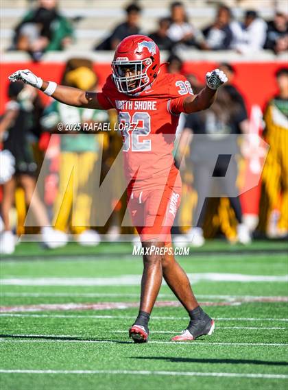 Thumbnail 2 in North Shore vs. Cypress Falls (UIL 6A D1 Football Regional) photogallery.