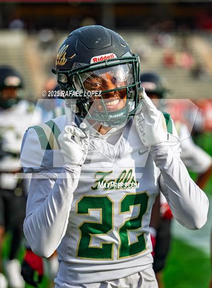 Thumbnail 1 in North Shore vs. Cypress Falls (UIL 6A D1 Football Regional) photogallery.