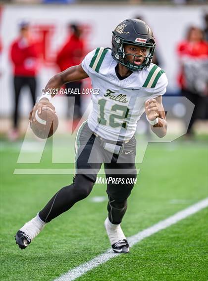 Thumbnail 1 in North Shore vs. Cypress Falls (UIL 6A D1 Football Regional) photogallery.