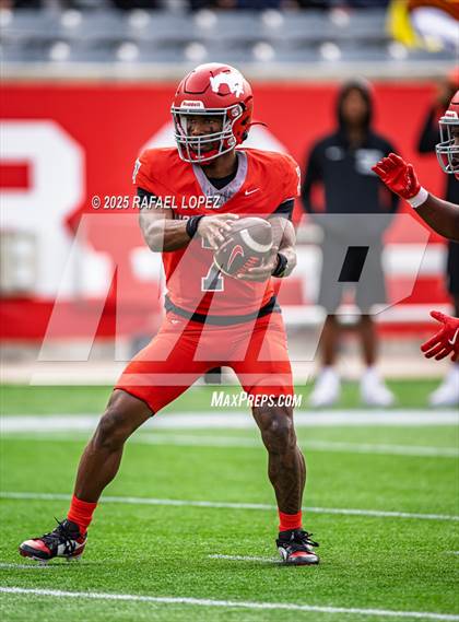 Thumbnail 1 in North Shore vs. Cypress Falls (UIL 6A D1 Football Regional) photogallery.