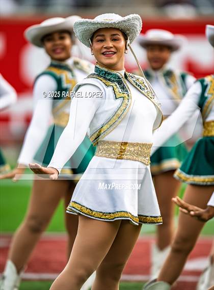 Thumbnail 1 in North Shore vs. Cypress Falls (UIL 6A D1 Football Regional) photogallery.