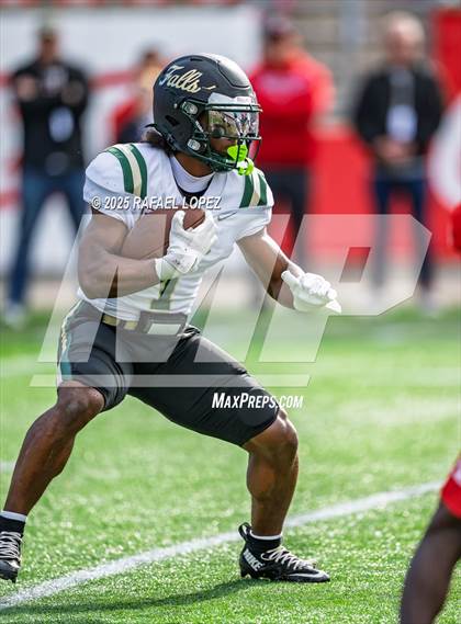 Thumbnail 3 in North Shore vs. Cypress Falls (UIL 6A D1 Football Regional) photogallery.