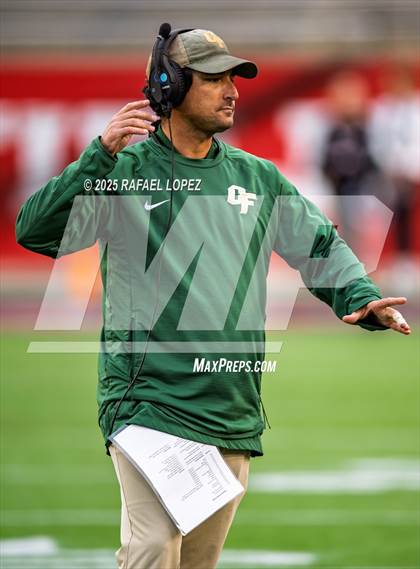 Thumbnail 2 in North Shore vs. Cypress Falls (UIL 6A D1 Football Regional) photogallery.