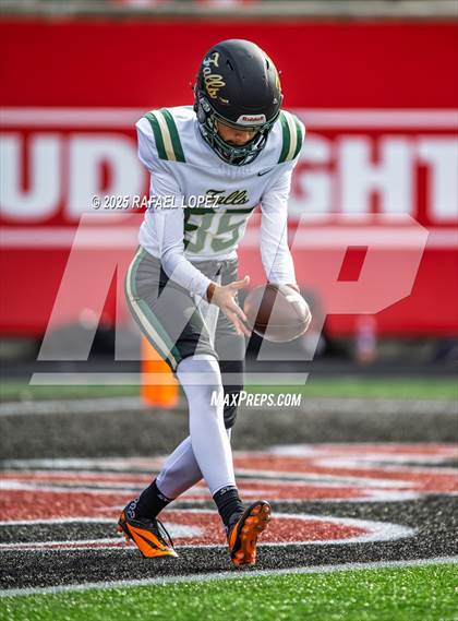 Thumbnail 3 in North Shore vs. Cypress Falls (UIL 6A D1 Football Regional) photogallery.