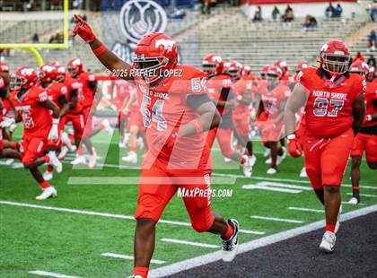 Thumbnail 3 in North Shore vs. Cypress Falls (UIL 6A D1 Football Regional) photogallery.